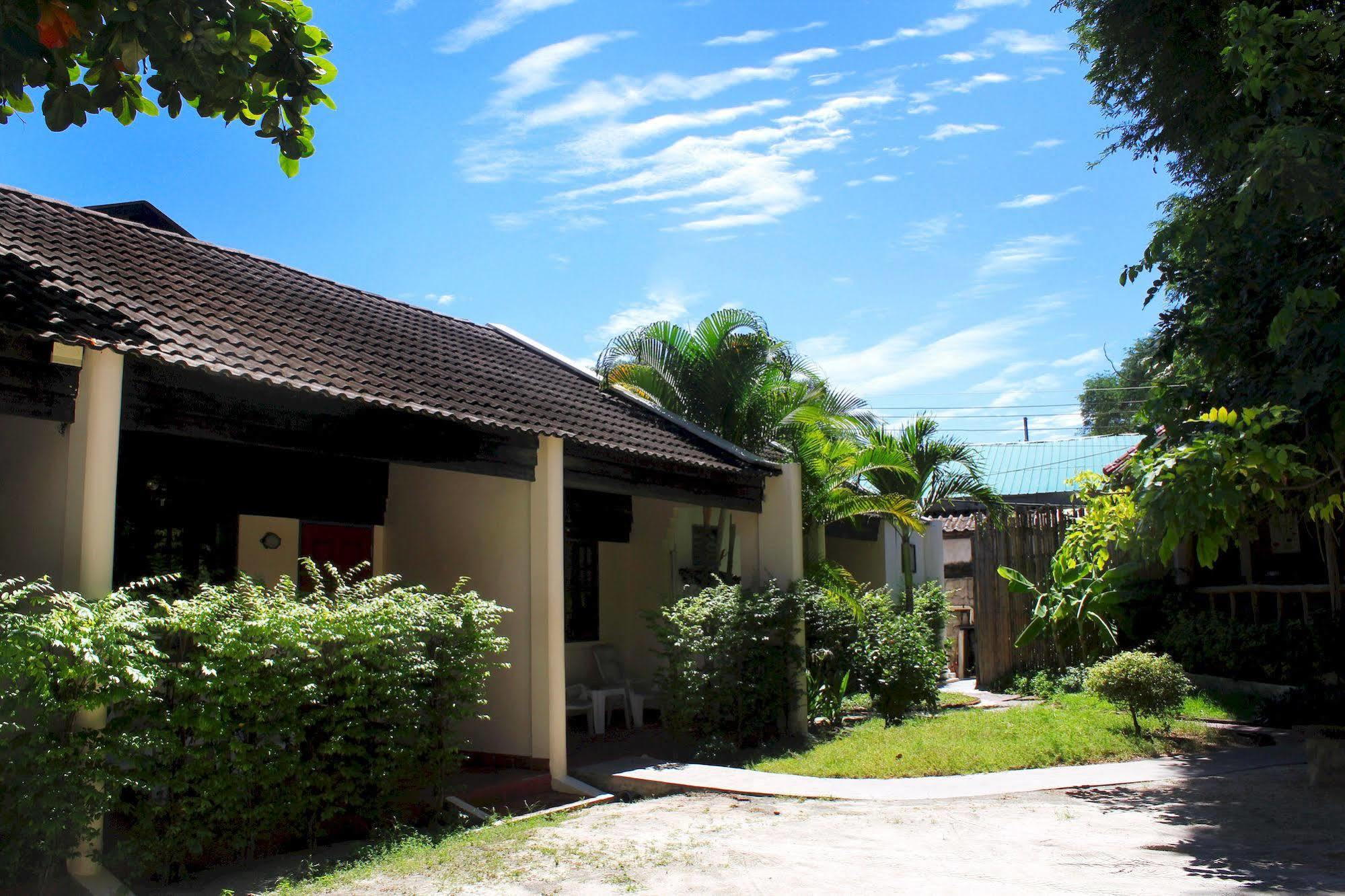 Baan Pron Phateep Patong Buitenkant foto